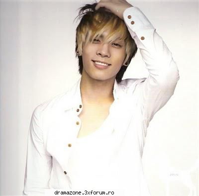 SHINee. - JongHyun e cel mai fain - Bands.