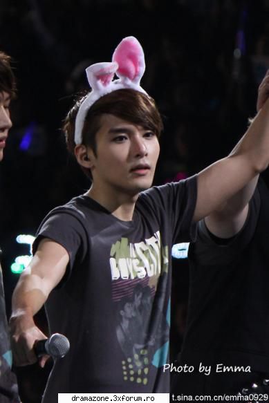 Super Junior. - Aaa... da, se numara printre preferatii mei - Bands.
